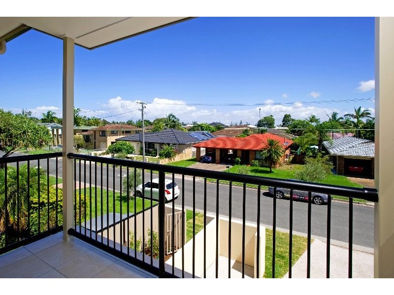 2/21 Donald Avenue, Paradise Point QLD 4216