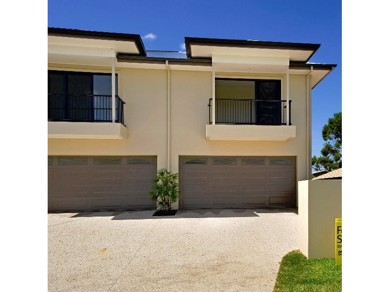 2/21 Donald Avenue, Paradise Point QLD 4216