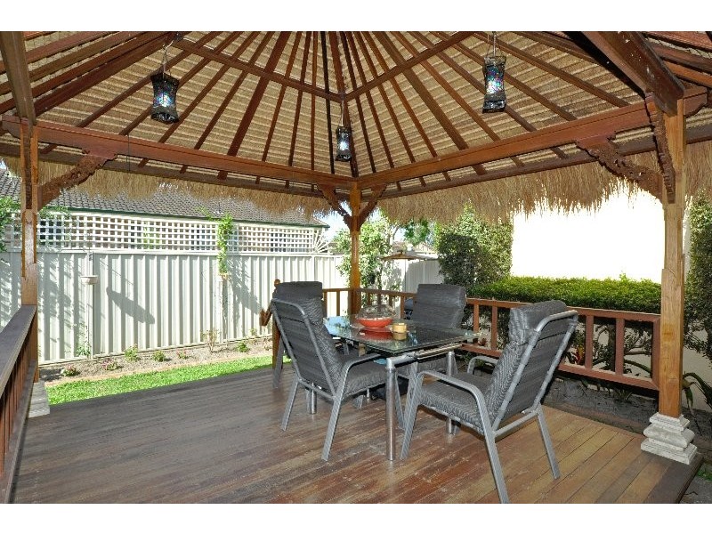 11 Siena Place, Coombabah QLD 4216