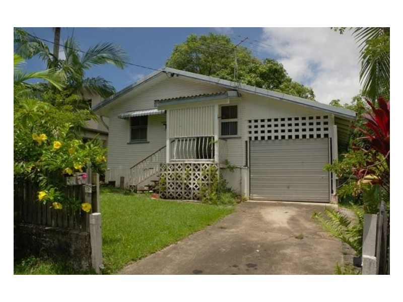 18 Allden Avenue, Labrador QLD 4215