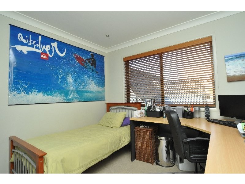 2/15 Jennifer Avenue, Runaway Bay QLD 4216