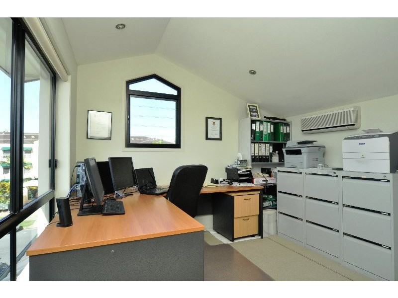 2/15 Jennifer Avenue, Runaway Bay QLD 4216