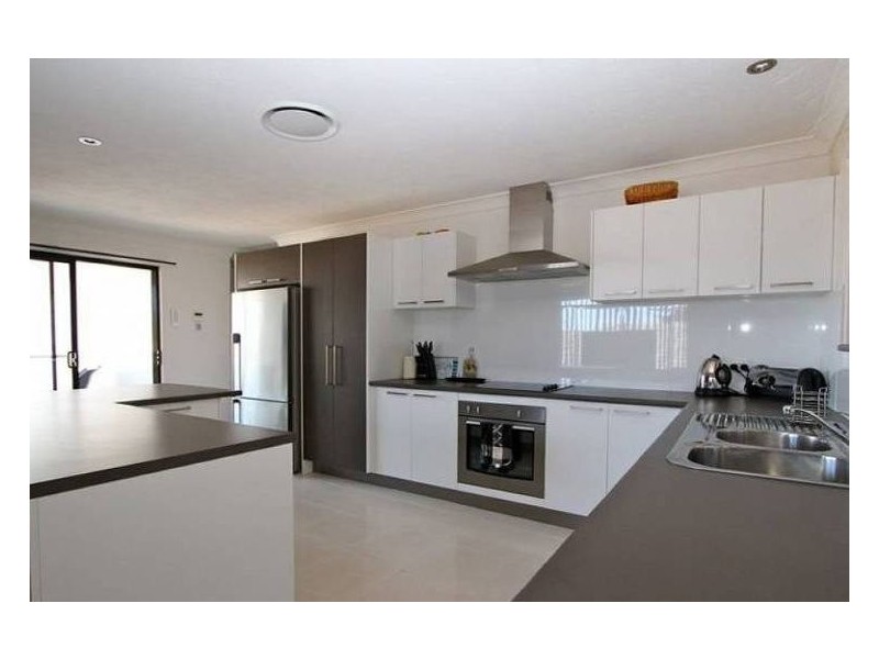 25 Killowill Avenue, Paradise Point QLD 4216