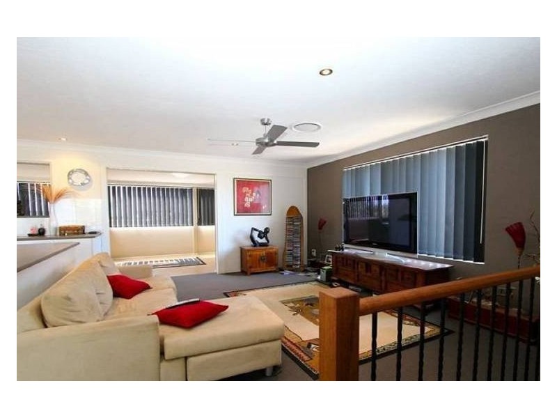 25 Killowill Avenue, Paradise Point QLD 4216