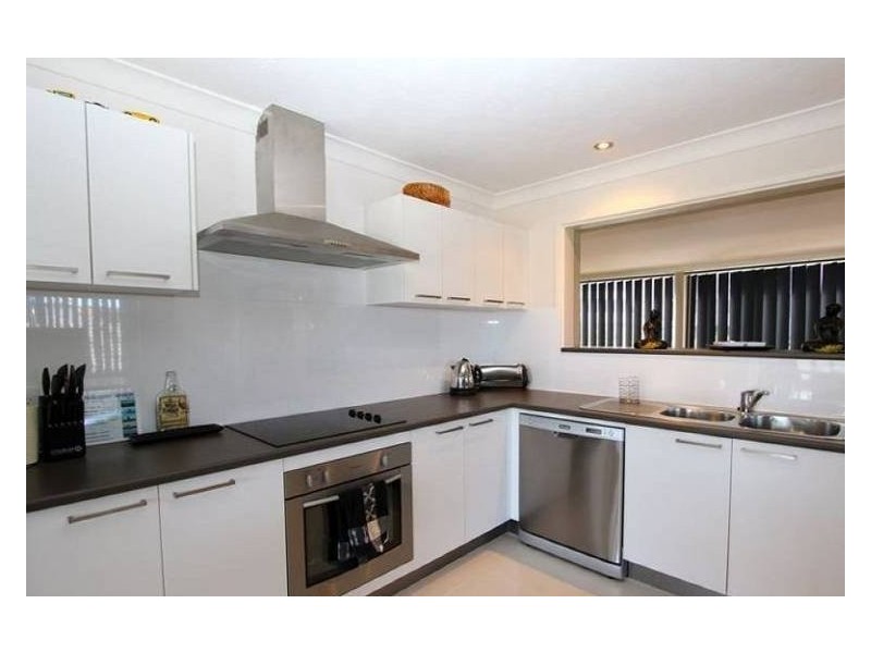 25 Killowill Avenue, Paradise Point QLD 4216