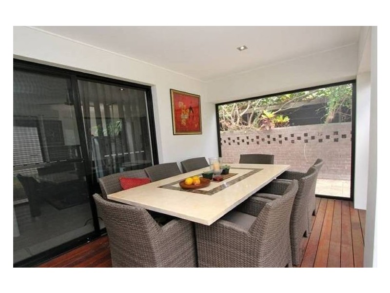 25 Killowill Avenue, Paradise Point QLD 4216
