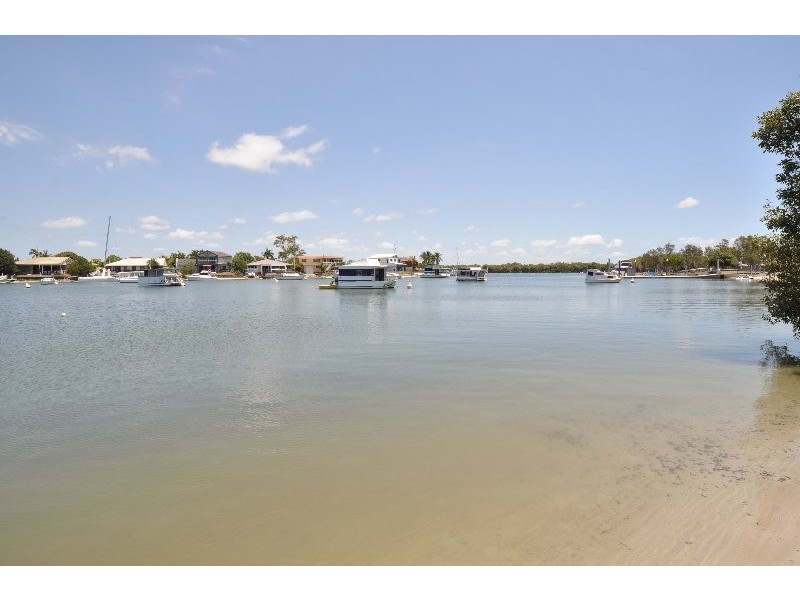 1/31 Eider Avenue, Paradise Point QLD 4216