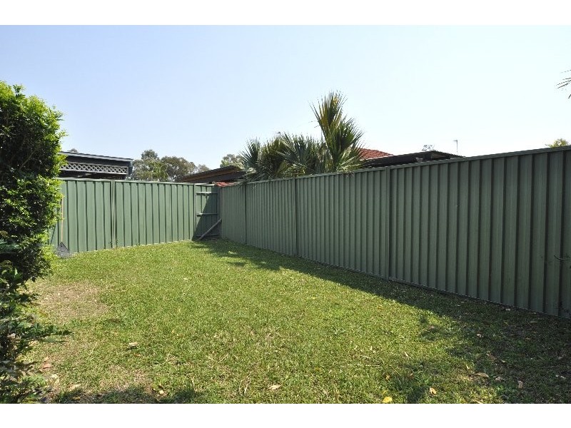 2/10 Telopea Street, Labrador QLD 4215