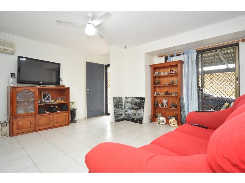 2/10 Telopea Street, Labrador QLD 4215