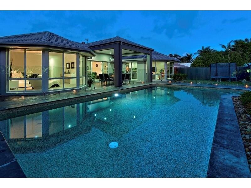 6 Kikori Crescent, Runaway Bay QLD 4216