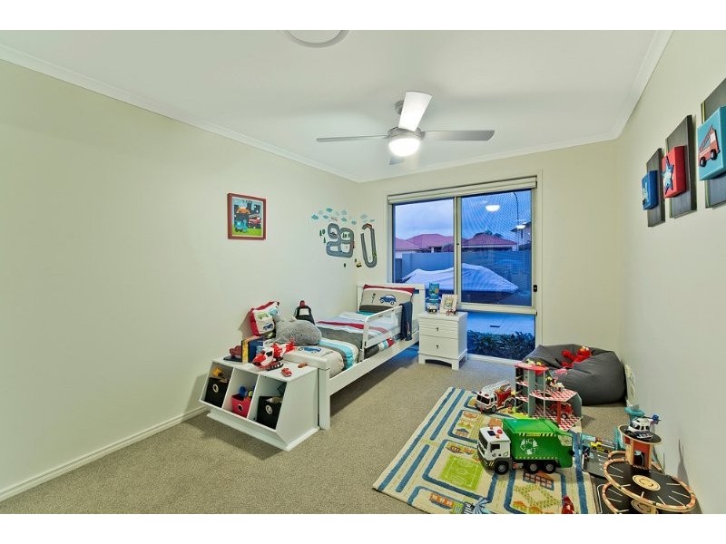 6 Kikori Crescent, Runaway Bay QLD 4216