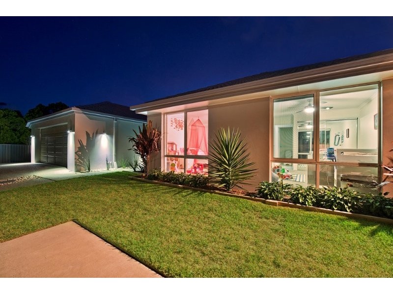 6 Kikori Crescent, Runaway Bay QLD 4216