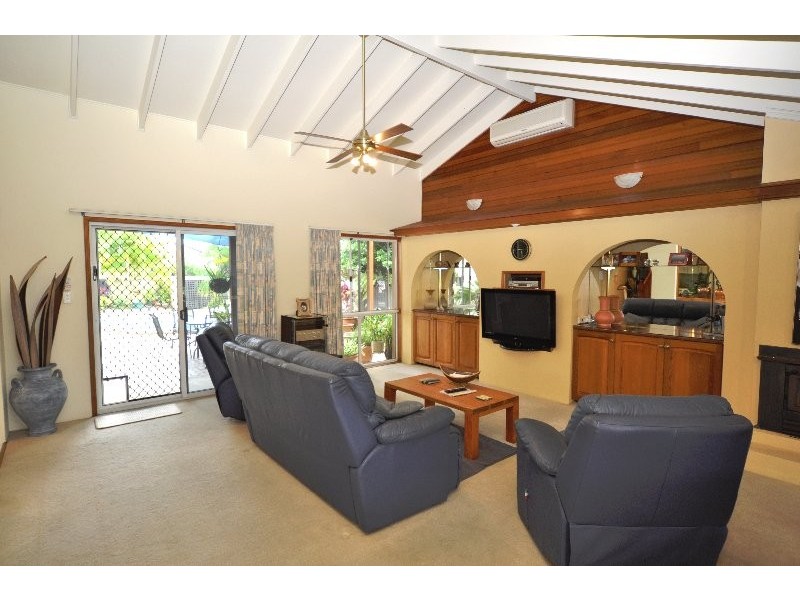 62 Oxley Drive, Paradise Point QLD 4216