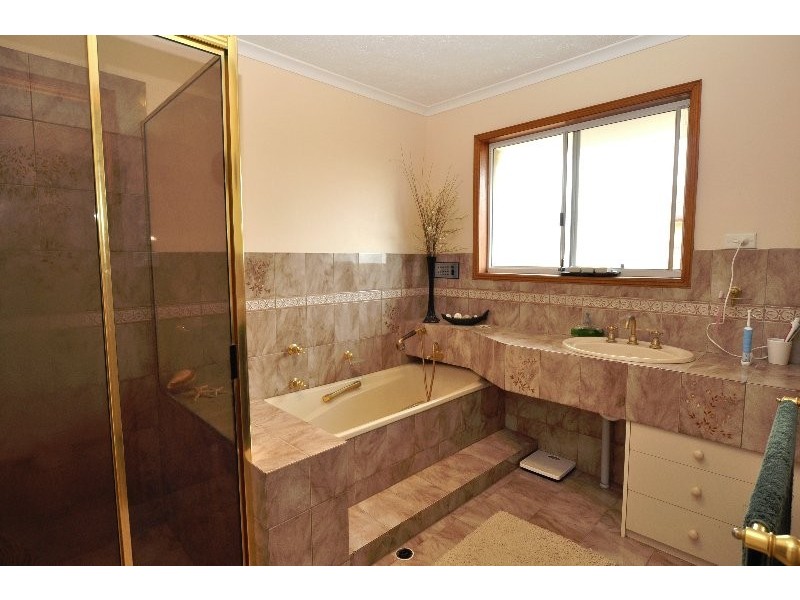 62 Oxley Drive, Paradise Point QLD 4216