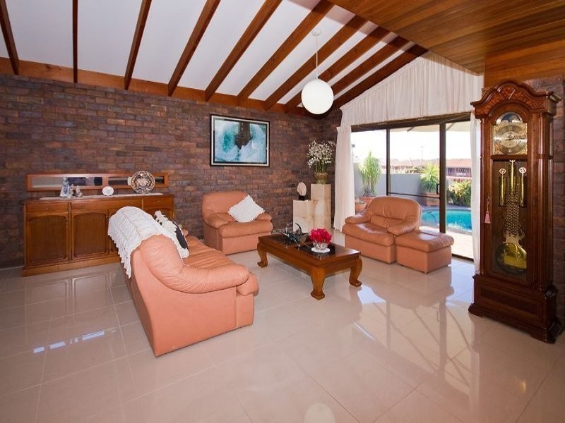 37 Columbus Drive, Hollywell QLD 4216