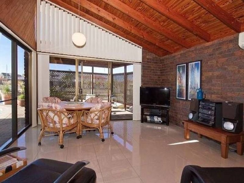 37 Columbus Drive, Hollywell QLD 4216