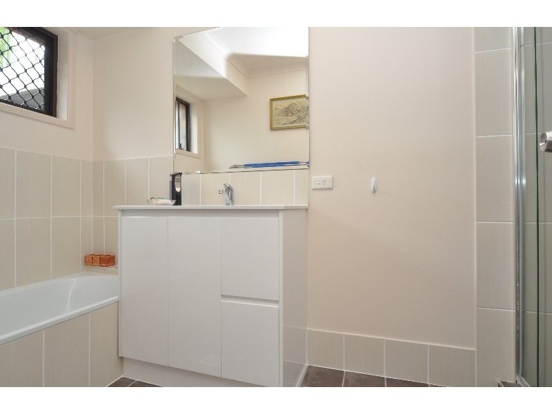 2/102 Kangaroo Avenue, Coombabah QLD 4216