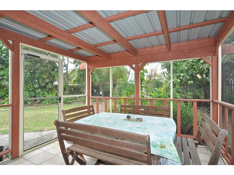 2/102 Kangaroo Avenue, Coombabah QLD 4216