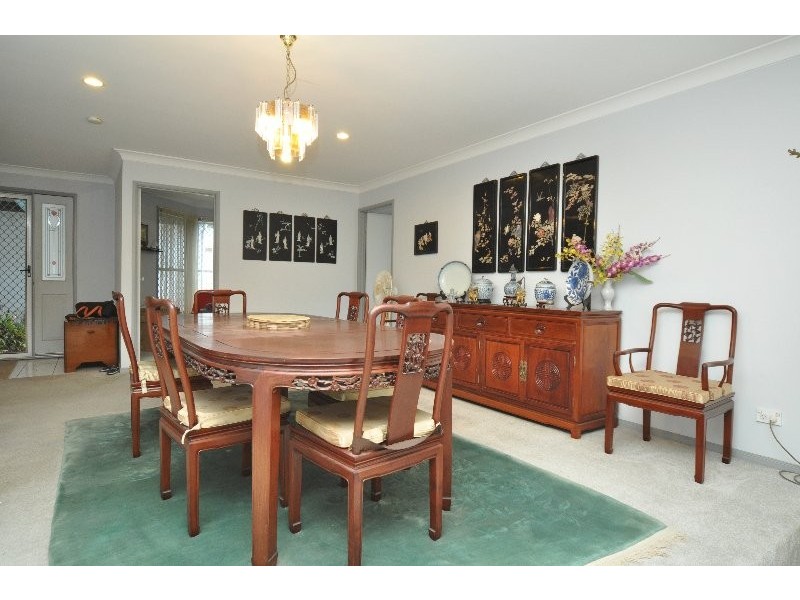 10 Muirefield Place, Arundel QLD 4214