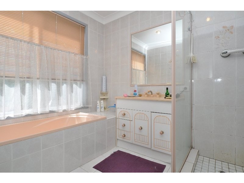 10 Muirefield Place, Arundel QLD 4214