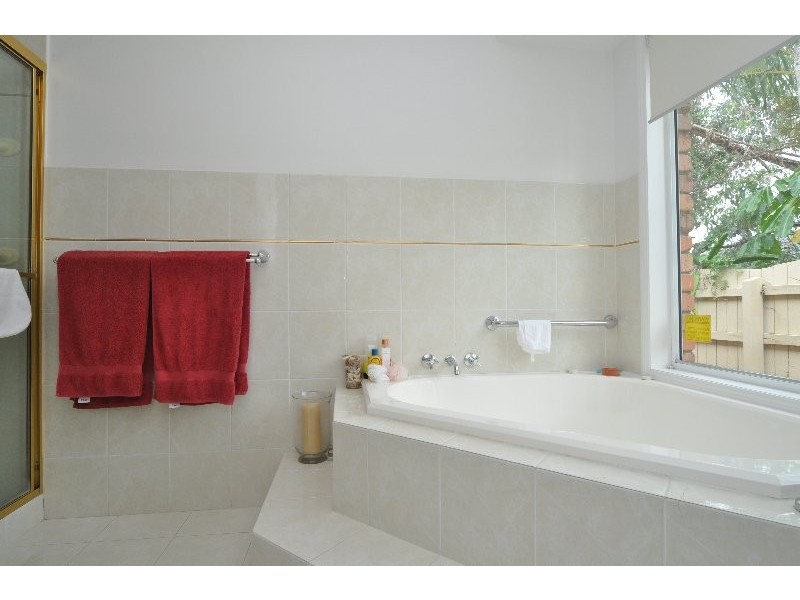 7 Cayman Court, Runaway Bay QLD 4216