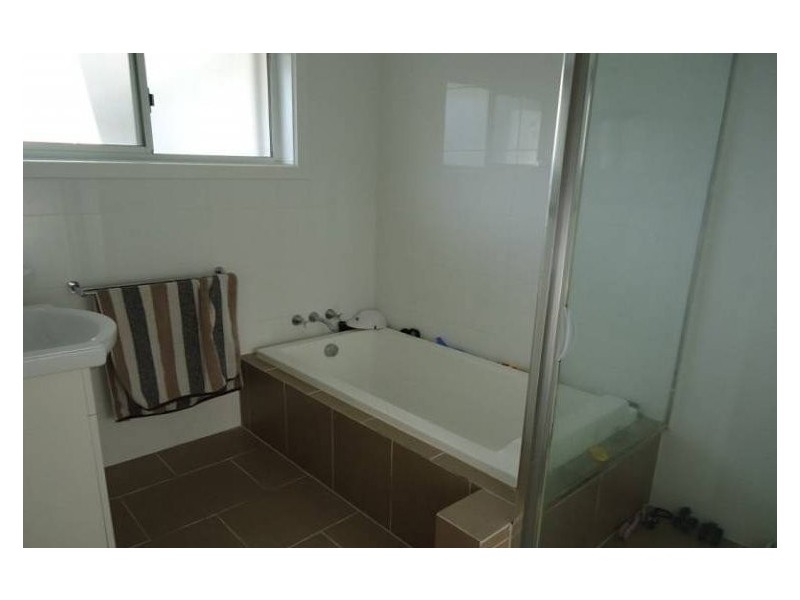 10 Bluegum Avenue, Hollywell QLD 4216