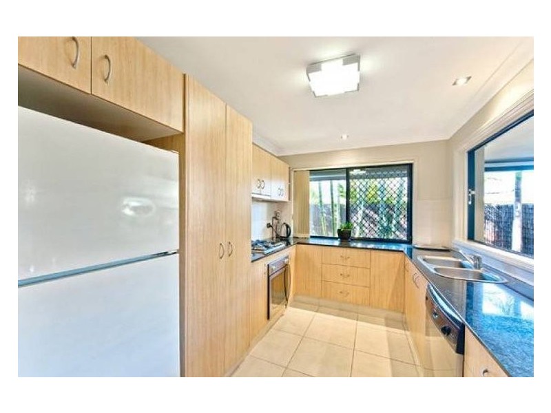 2/13 Thelma Avenue, Biggera Waters QLD 4216