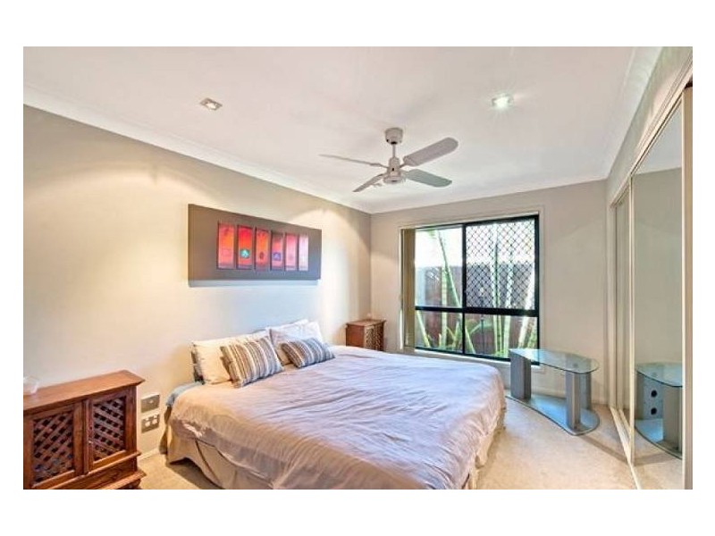 2/13 Thelma Avenue, Biggera Waters QLD 4216