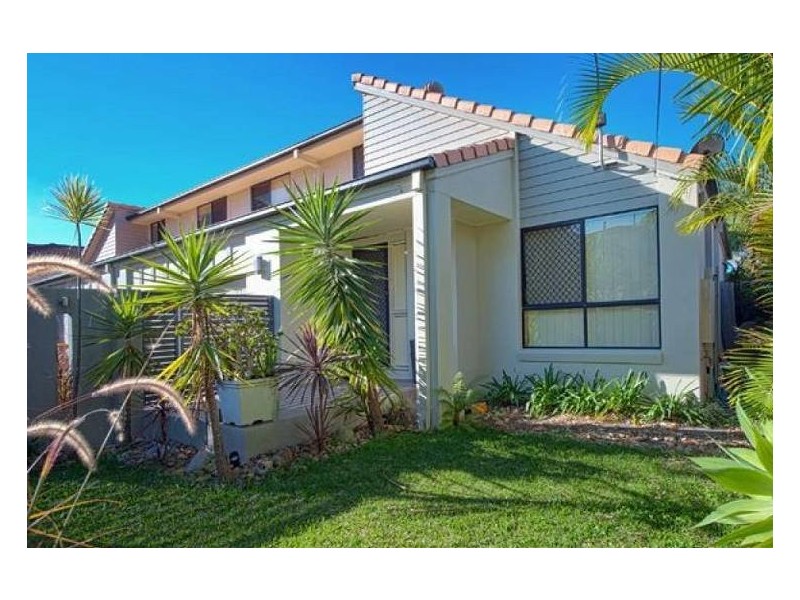 2/13 Thelma Avenue, Biggera Waters QLD 4216