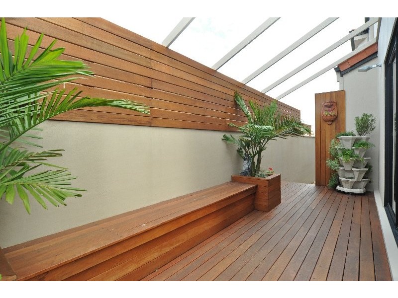 2/33 Drake Avenue, Paradise Point QLD 4216