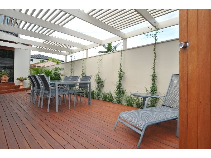2/33 Drake Avenue, Paradise Point QLD 4216
