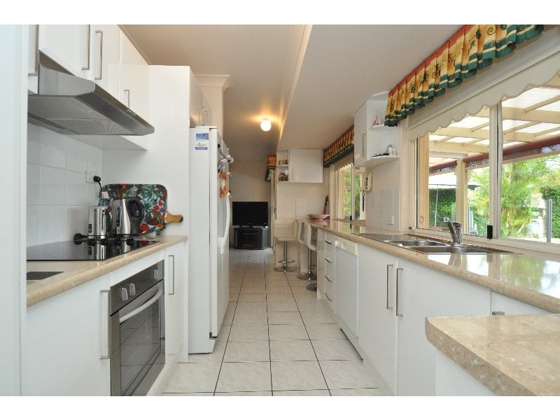 64 Burrendong Road, Coombabah QLD 4216