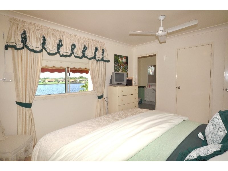 64 Burrendong Road, Coombabah QLD 4216
