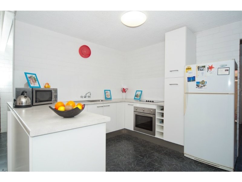 1/28 Errol Avenue, Paradise Point QLD 4216