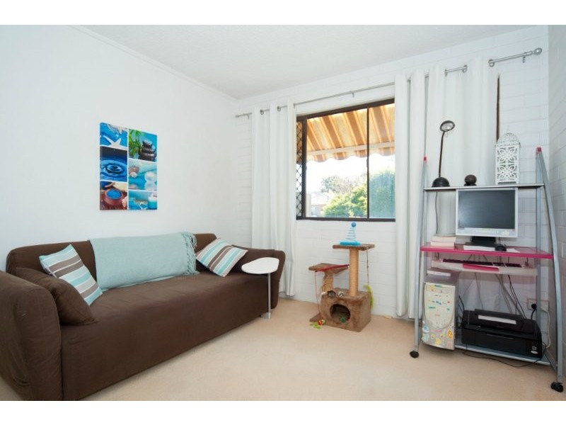 1/28 Errol Avenue, Paradise Point QLD 4216