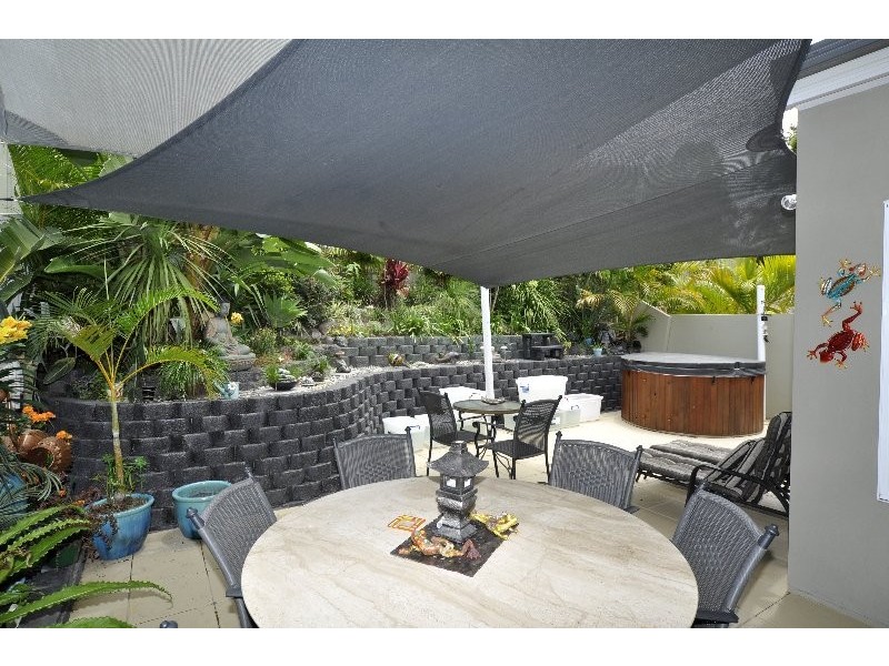 2/62 Compass Drive, Biggera Waters QLD 4216