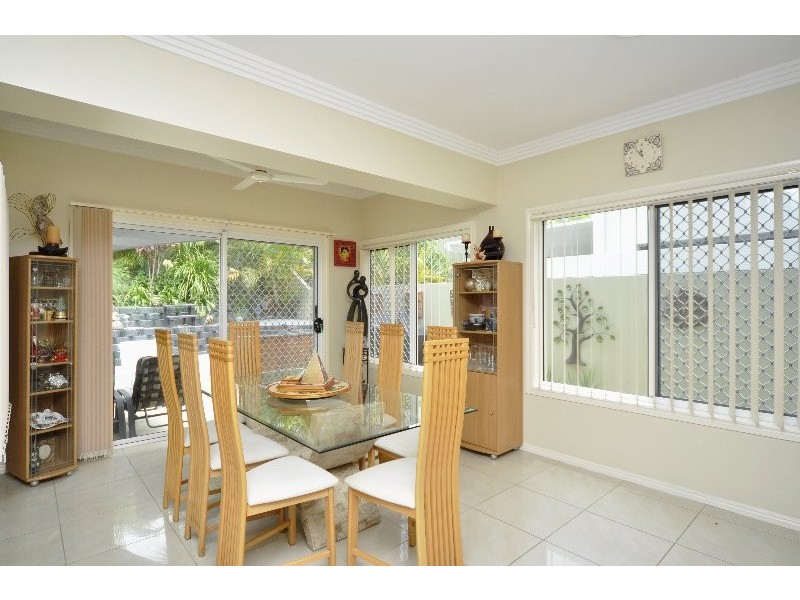 2/62 Compass Drive, Biggera Waters QLD 4216