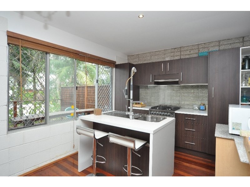 15 Waratah Avenue, Biggera Waters QLD 4216