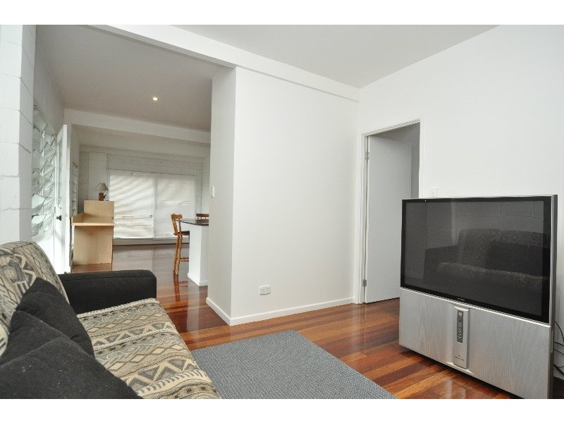 15 Waratah Avenue, Biggera Waters QLD 4216