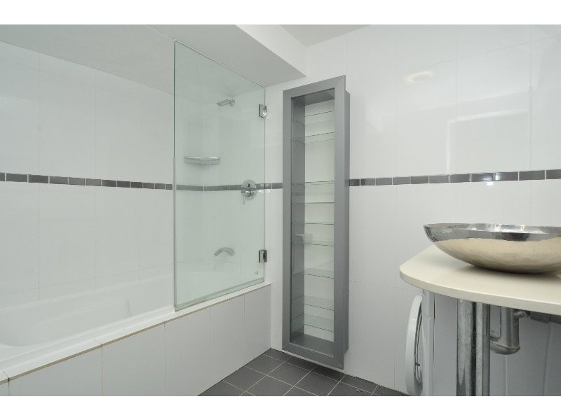 15 Waratah Avenue, Biggera Waters QLD 4216