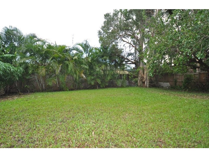 15 Waratah Avenue, Biggera Waters QLD 4216