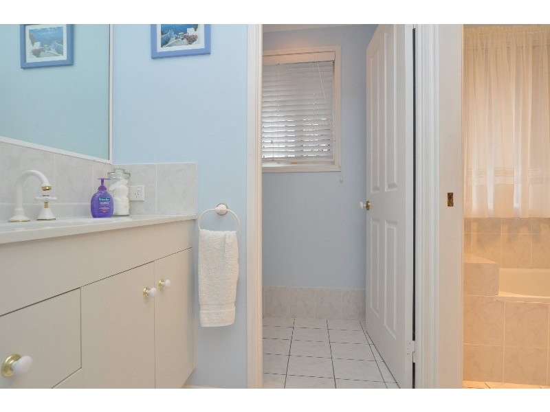 14 Ballybunyon Crescent, Hope Island QLD 4212