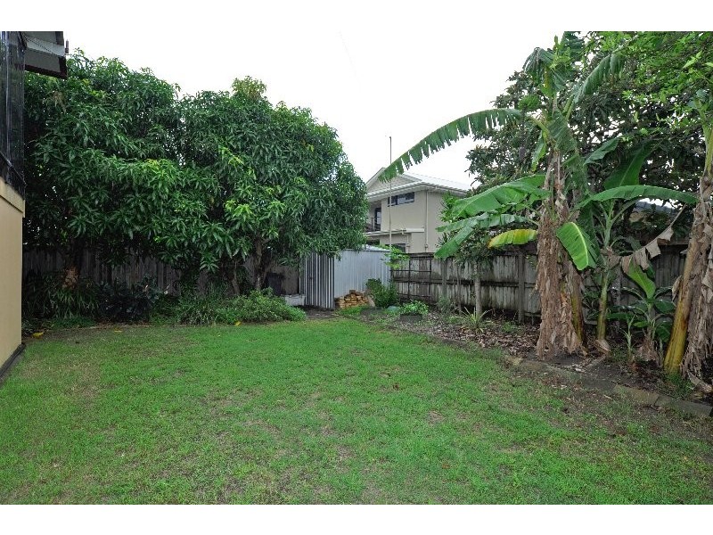 18 Teal Avenue, Paradise Point QLD 4216