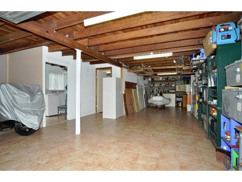 18 Teal Avenue, Paradise Point QLD 4216