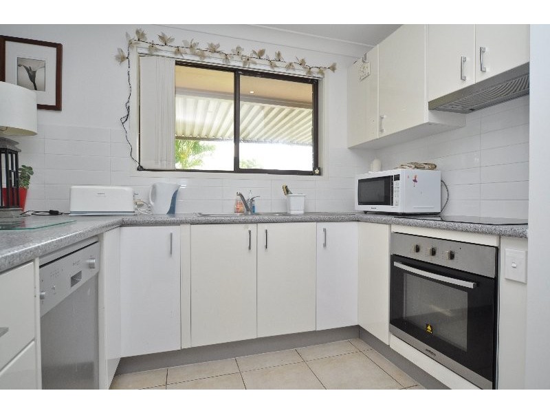 28 Burrinjuck Drive, Coombabah QLD 4216
