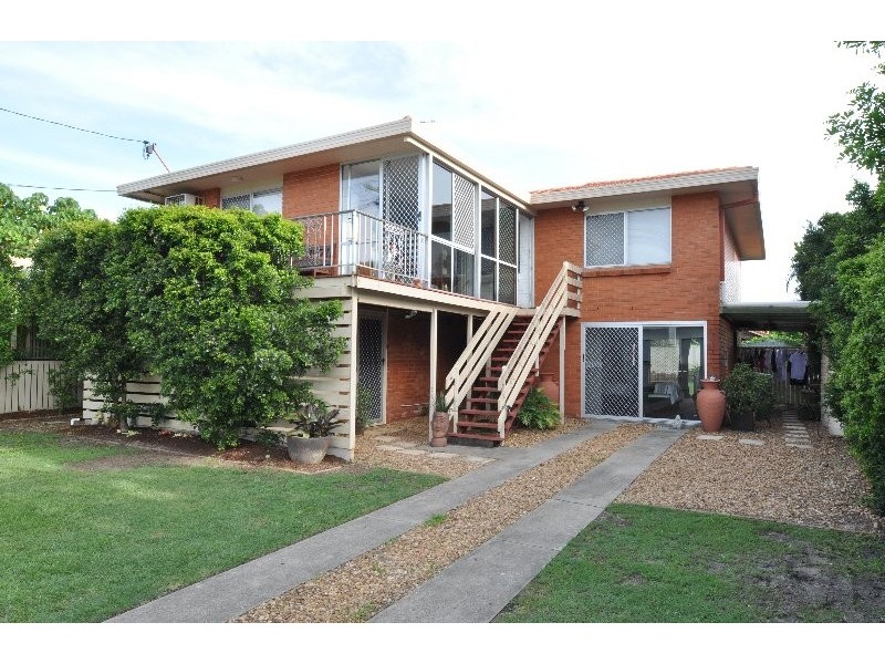 20 Eider Avenue, Paradise Point QLD 4216