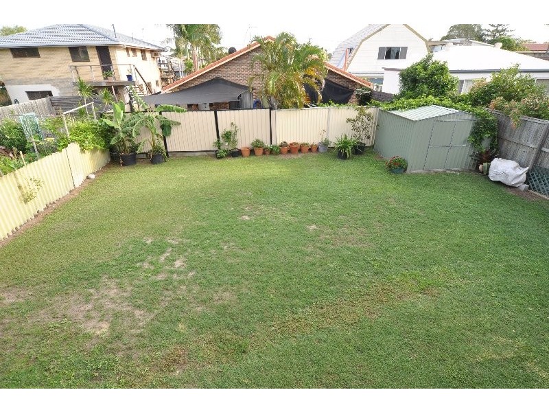 20 Eider Avenue, Paradise Point QLD 4216