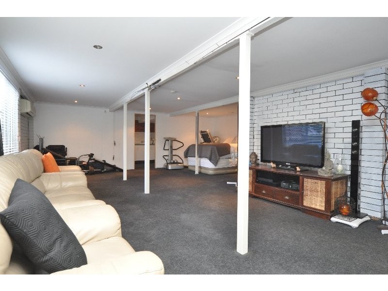 20 Eider Avenue, Paradise Point QLD 4216