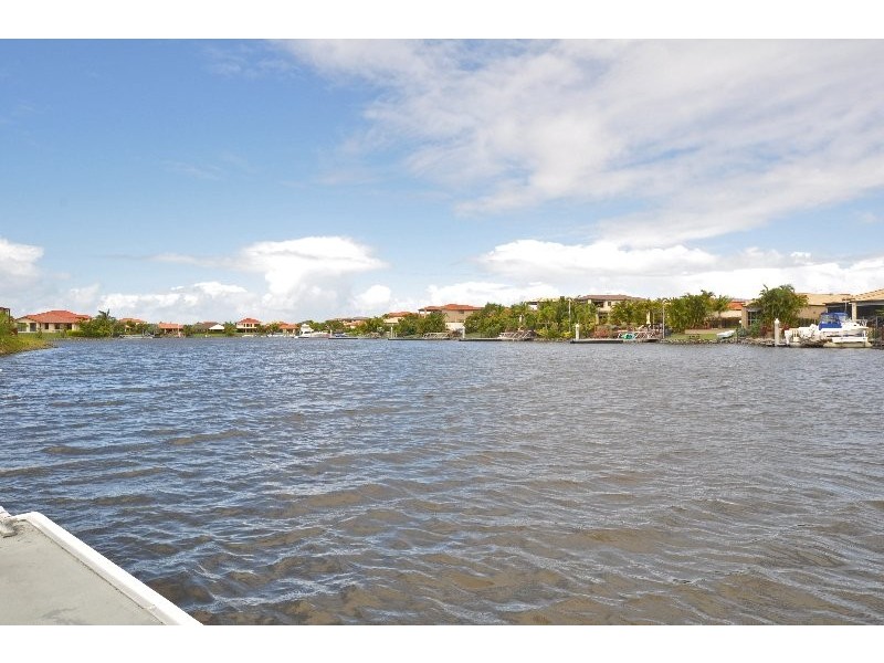 17 Eastpark Waters, Helensvale QLD 4212