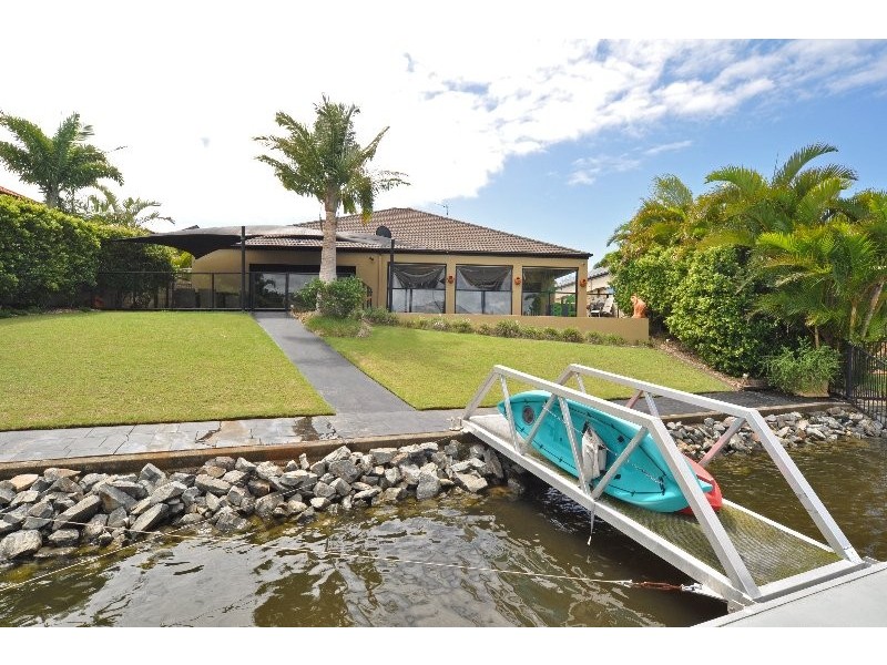 17 Eastpark Waters, Helensvale QLD 4212